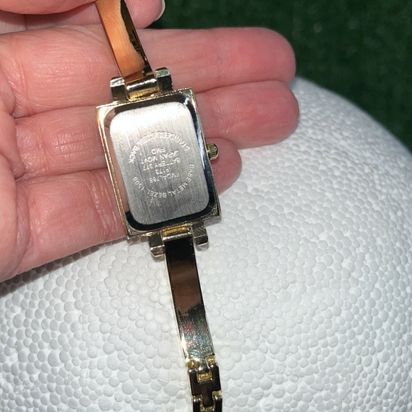 Gold Tone Metal Watch And Bracelet Set ONE SIZE (watch needs battery) - Picture 6 of 7